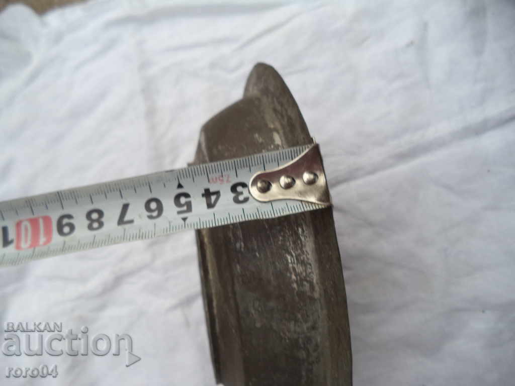 RABBIT HANGER BAKERY PANK - MARKED - "M" - 6 RABBIT HANGER BAKERY PANK - MARKED - "M" - 6