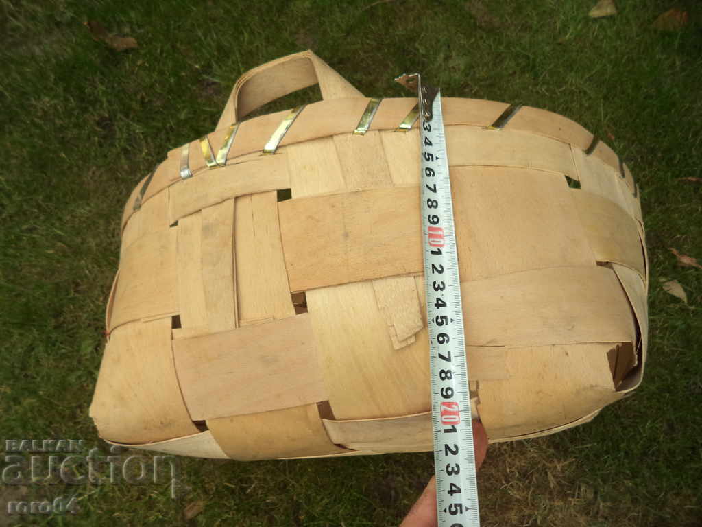 Delivery of LARGE STAR WOODEN KNIVES / PANER - EXCELLENT Delivery of LARGE STAR WOODEN KNIVES / PANER - EXCELLENT