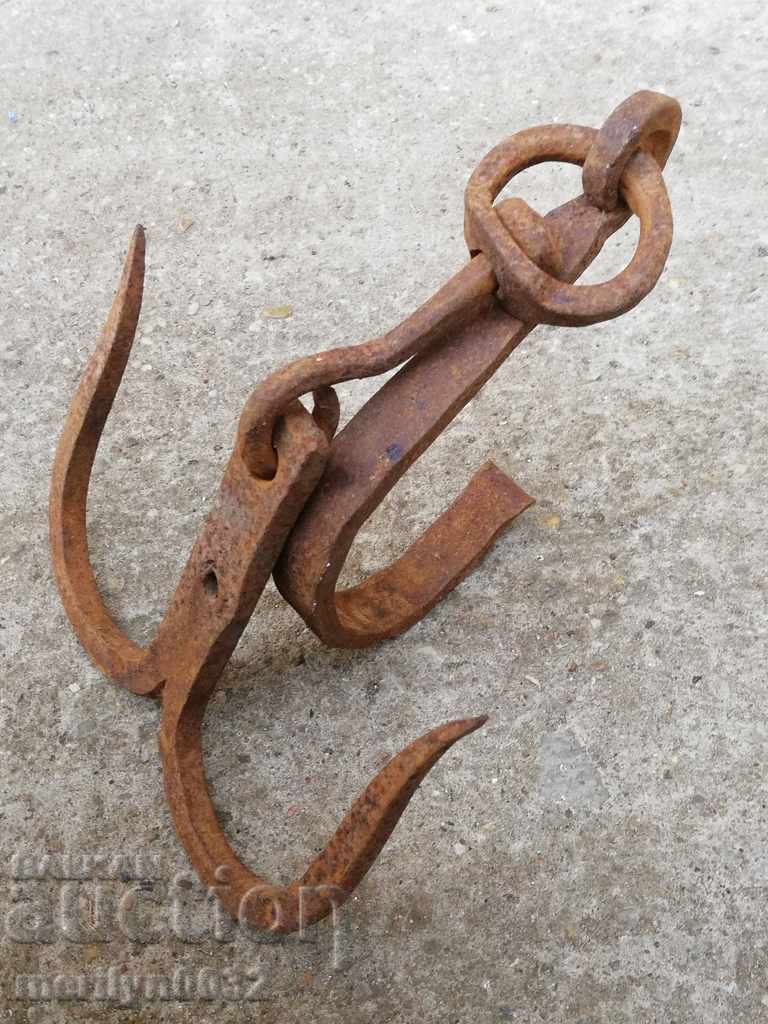 Auction Antique Wrought Iron Hook, Double Hook Auction Antique Wrought Iron Hook, Double Hook