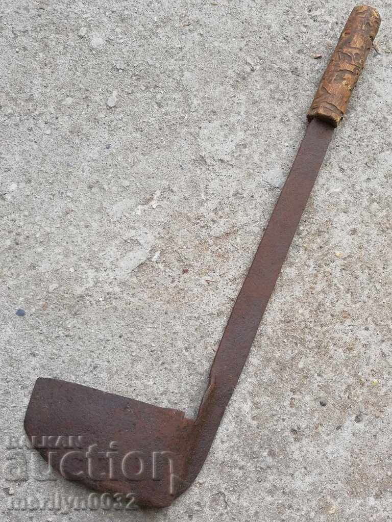 Auction Nalbandian instrument, knitter, satin, ax, hair santrach Auction Nalbandian instrument, knitter, satin, ax, hair santrach