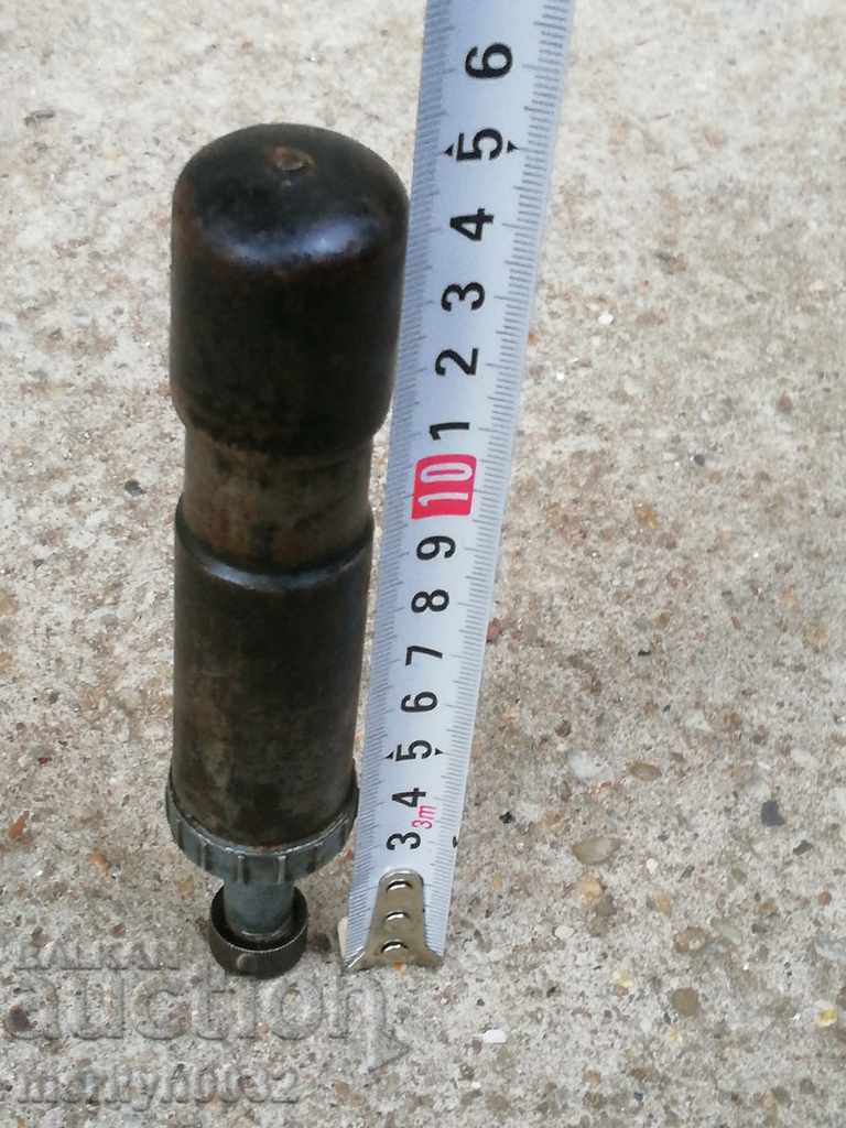 An ancient army motorcycle, a motorcycle grease gun with price 31.00 BGN | € 15.85 An ancient army motorcycle, a motorcycle grease gun with price 31.00 BGN | € 15.85