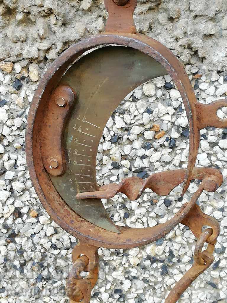 Old Ottoman scale, scale, weight with price 125.00 BGN | € 63.91 Old Ottoman scale, scale, weight with price 125.00 BGN | € 63.91