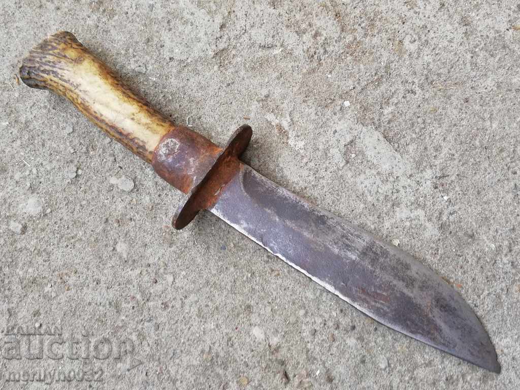 Стар Ловен нож с дръжка от еленов рог
