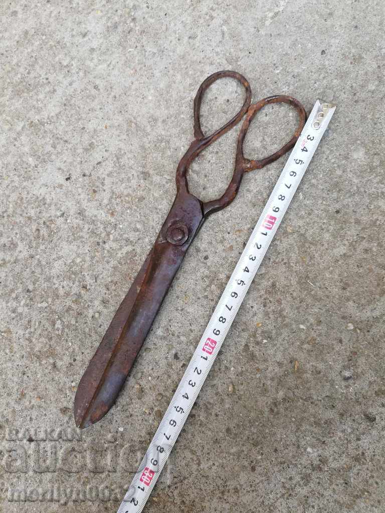 Delivery of Renaissance forged scissors, wrought iron Delivery of Renaissance forged scissors, wrought iron