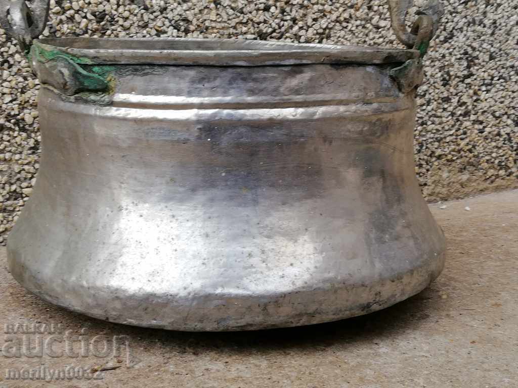Auction Tinned coin, cauldron, copper, copper vessel Auction Tinned coin, cauldron, copper, copper vessel