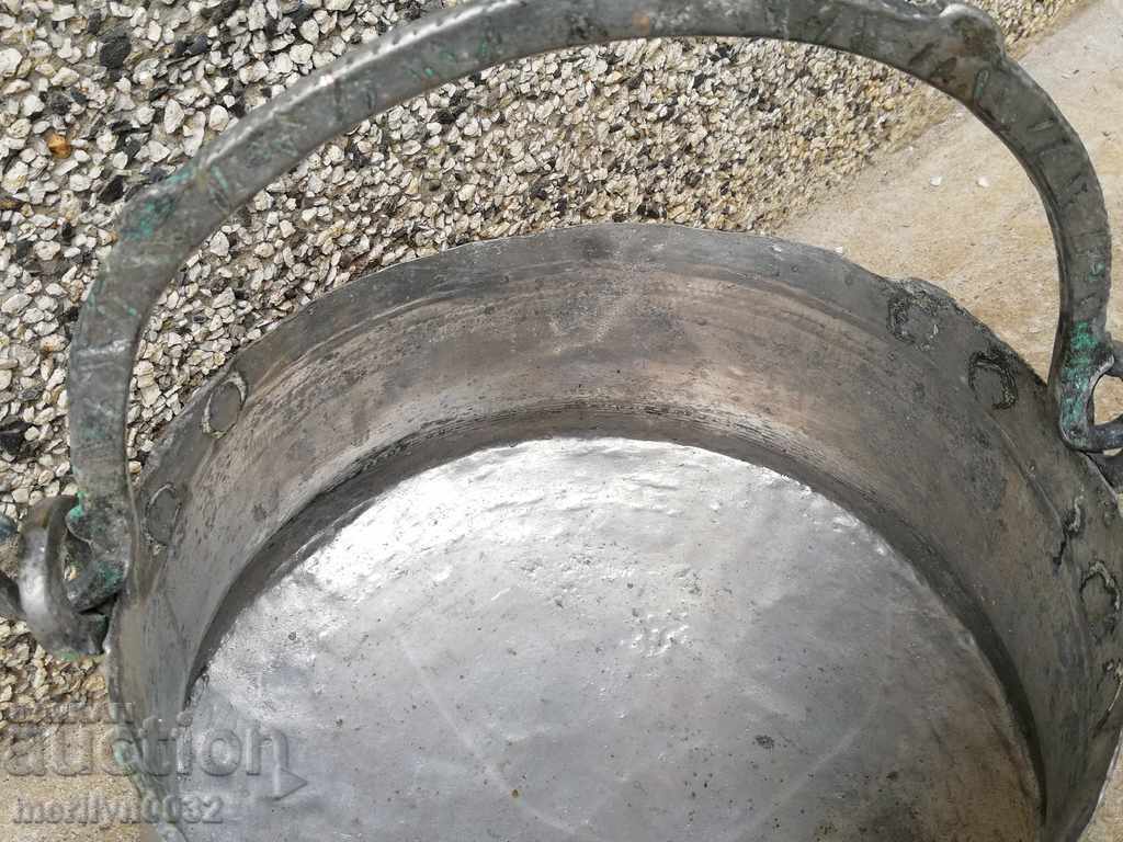 Auction Tinned coin, cauldron, copper, copper vessel Auction Tinned coin, cauldron, copper, copper vessel