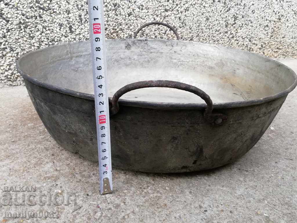 Delivery of Old copper pan copper casserole copper vessel Delivery of Old copper pan copper casserole copper vessel
