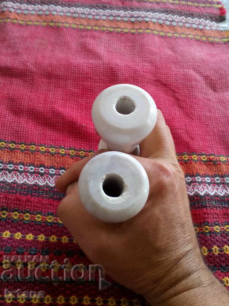 Доставка на Стар порцеланов изолатор Доставка на Стар порцеланов изолатор