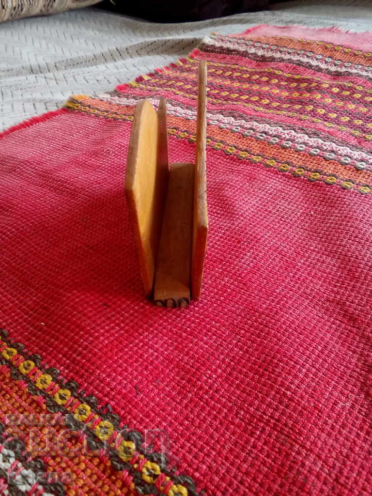 Old sailboat with price 8.00 BGN | € 4.09 Old sailboat with price 8.00 BGN | € 4.09