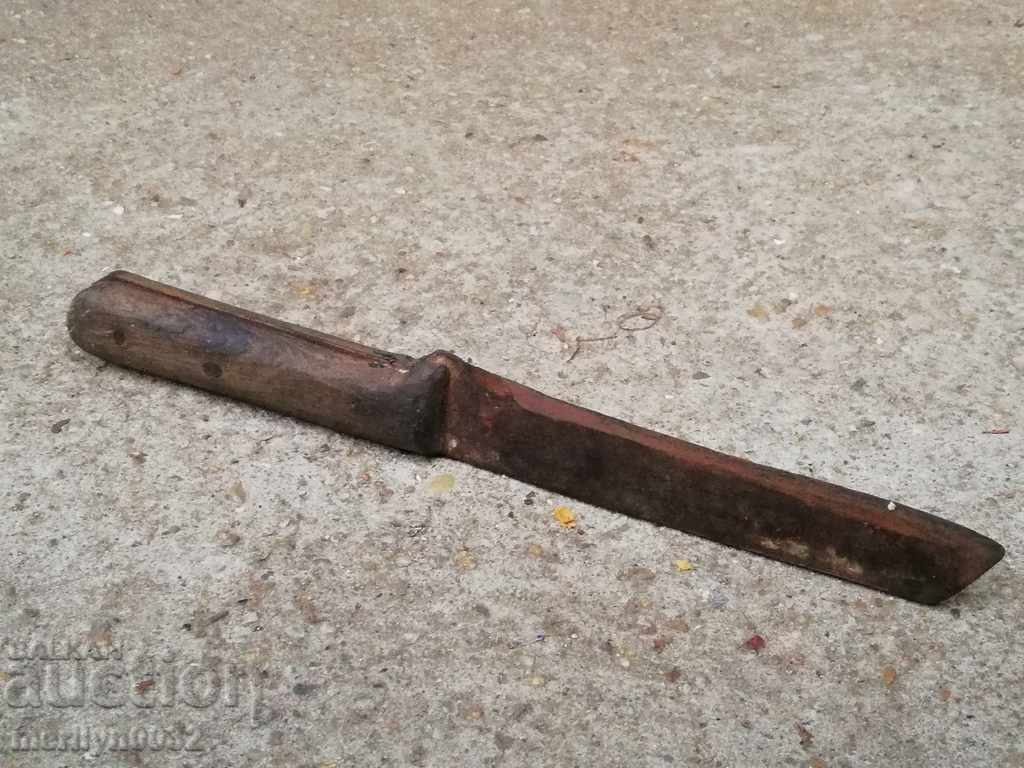 Delivery of An old knife, a karaoke, a knife blade Delivery of An old knife, a karaoke, a knife blade