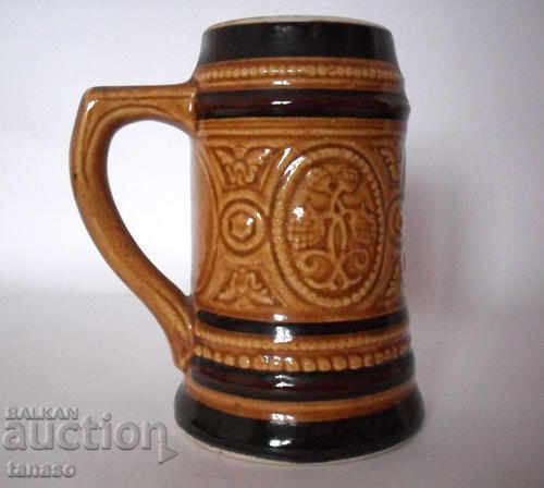 Релефна керамична стара немска халба с цена 20.00 лв. | € 10.23 Релефна керамична стара немска халба с цена 20.00 лв. | € 10.23