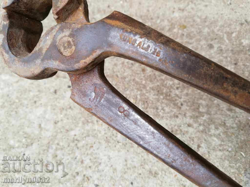 Antique primitive rugs, pliers - 19th century with price 34.00 BGN | € 17.38 Antique primitive rugs, pliers - 19th century with price 34.00 BGN | € 17.38