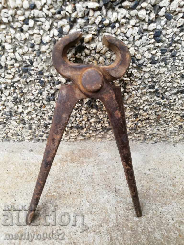 Antique primitive rugs, pliers - 19th century Antique primitive rugs, pliers - 19th century