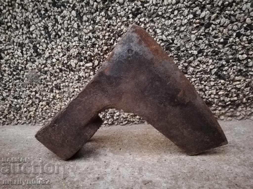 Παράδοση Ένα παλιό εργαλείο στέλεχος αξόνων σφυρήλατο σίδερο Παράδοση Ένα παλιό εργαλείο στέλεχος αξόνων σφυρήλατο σίδερο