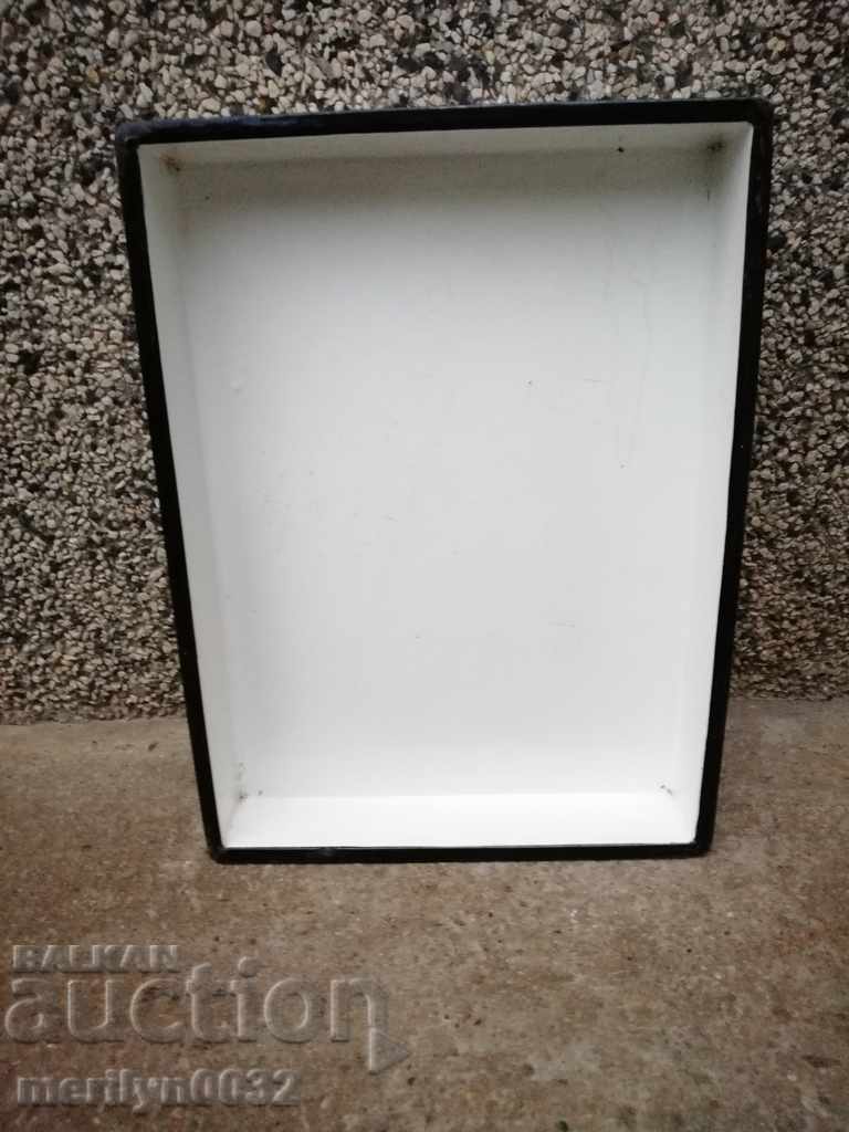 Old enamelled tray, enamel bowl, pan, tray with price 65.00 BGN | € 33.23 Old enamelled tray, enamel bowl, pan, tray with price 65.00 BGN | € 33.23