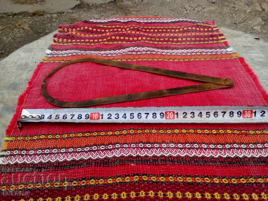 Auction An ancient instrument Auction An ancient instrument