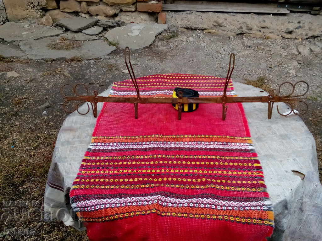 Antique metal hanger - 6 Antique metal hanger - 6