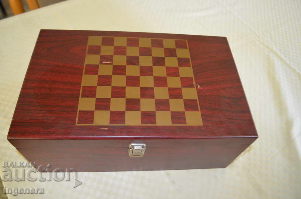 Auction LUXURY BOX FOR WINE AND CHEESE Auction LUXURY BOX FOR WINE AND CHEESE