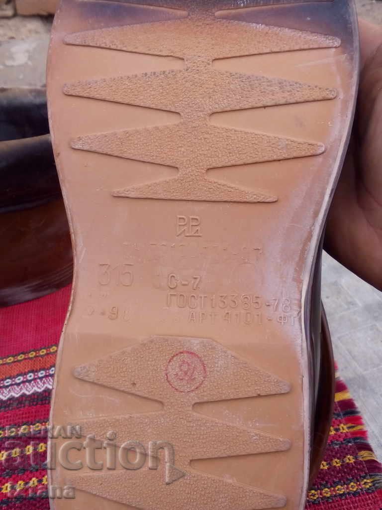 Cizme vechi de electrician - 7