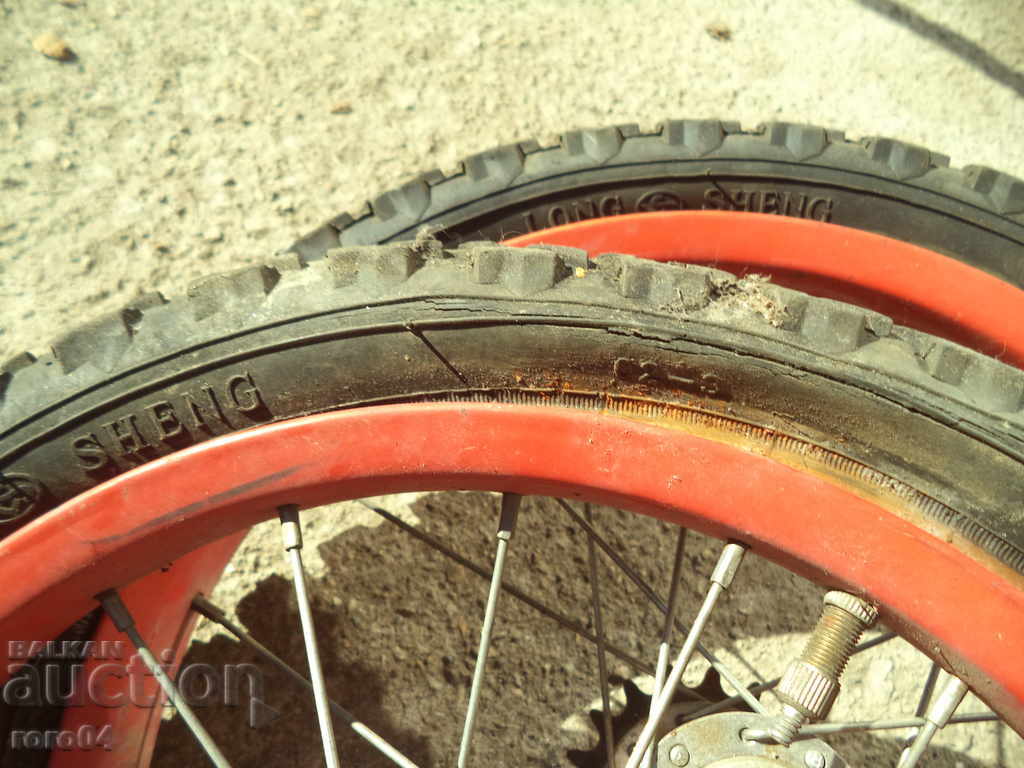 VEHICLE TIRES / BMX TIRES - 7 VEHICLE TIRES / BMX TIRES - 7