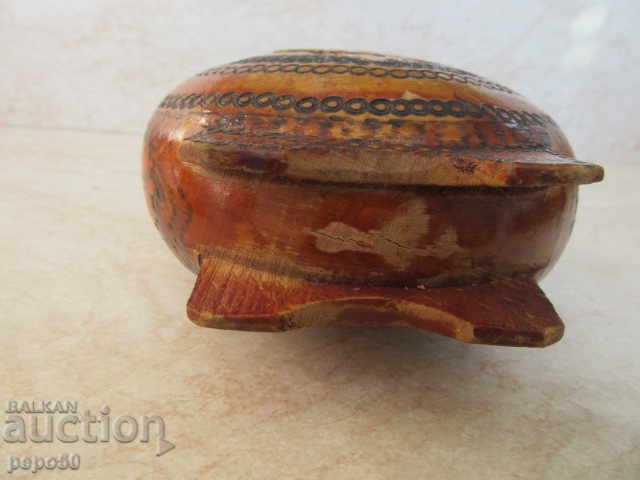 Auction BEAUTIFUL PYROGRAPHY SOCKET / Height 20cm / Auction BEAUTIFUL PYROGRAPHY SOCKET / Height 20cm /