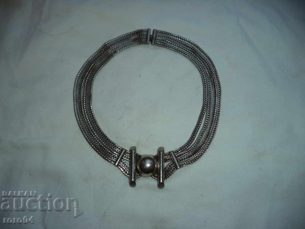 Licitație OLDĂ FEMEI, COMBUSTIBILĂ, JEWELRY Licitație OLDĂ FEMEI, COMBUSTIBILĂ, JEWELRY
