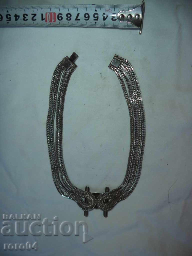 OLD WOMEN'S WHOLE, JEWEL, JEWELRY - 6 OLD WOMEN'S WHOLE, JEWEL, JEWELRY - 6