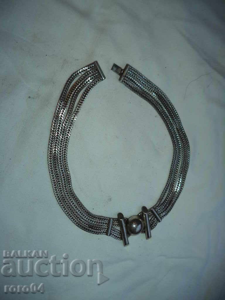 OLD WOMEN'S WHOLE, JEWEL, JEWELRY - 7 OLD WOMEN'S WHOLE, JEWEL, JEWELRY - 7