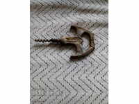 Un vechi deschizător de sticle