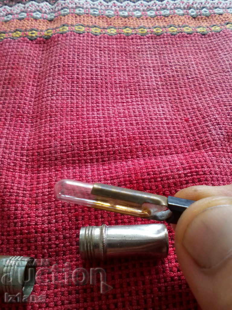 Delivery of Old light bulb Delivery of Old light bulb