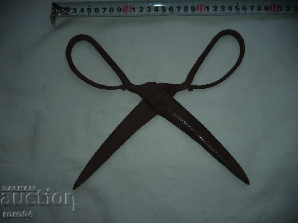 Delivery of HUGE OLD HANGER HANGER HERBAL HANGER