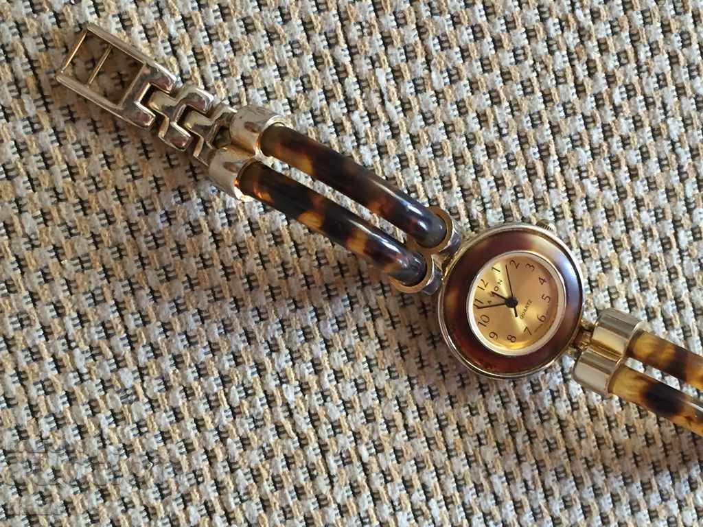 WOMEN'S WRISTWATCH - QUARTZ with price 33.00 BGN | € 16.87 WOMEN'S WRISTWATCH - QUARTZ with price 33.00 BGN | € 16.87