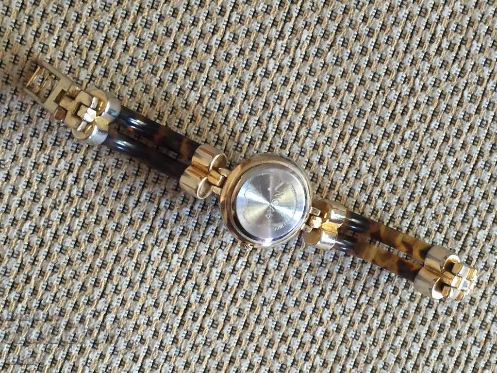 Auction WOMEN'S WRISTWATCH - QUARTZ Auction WOMEN'S WRISTWATCH - QUARTZ