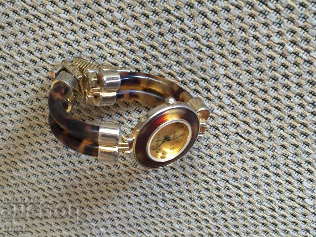 Delivery of WOMEN'S WRISTWATCH - QUARTZ Delivery of WOMEN'S WRISTWATCH - QUARTZ