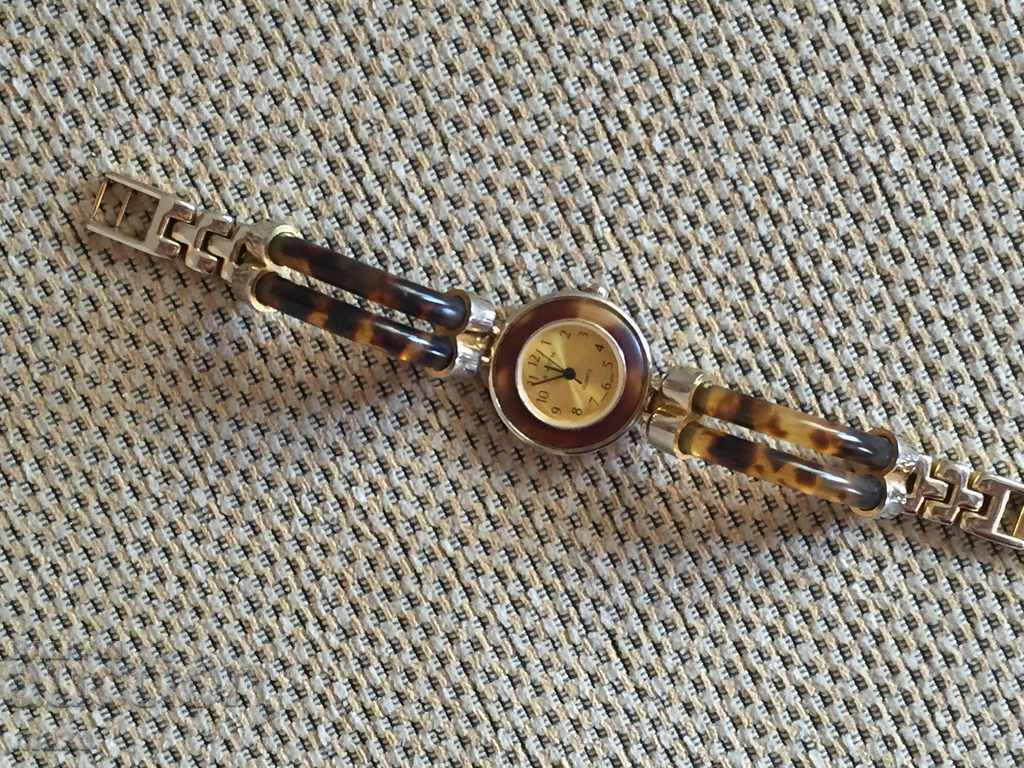 WOMEN'S WRISTWATCH - QUARTZ - 5 WOMEN'S WRISTWATCH - QUARTZ - 5