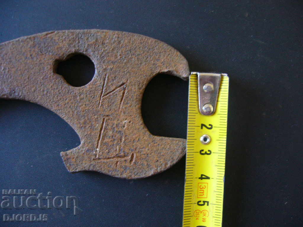 Auction Old key Auction Old key