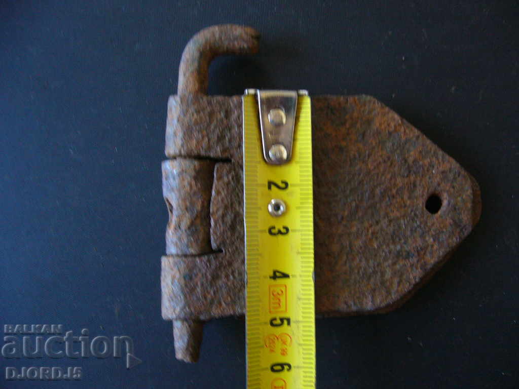 Auction  Old hinge