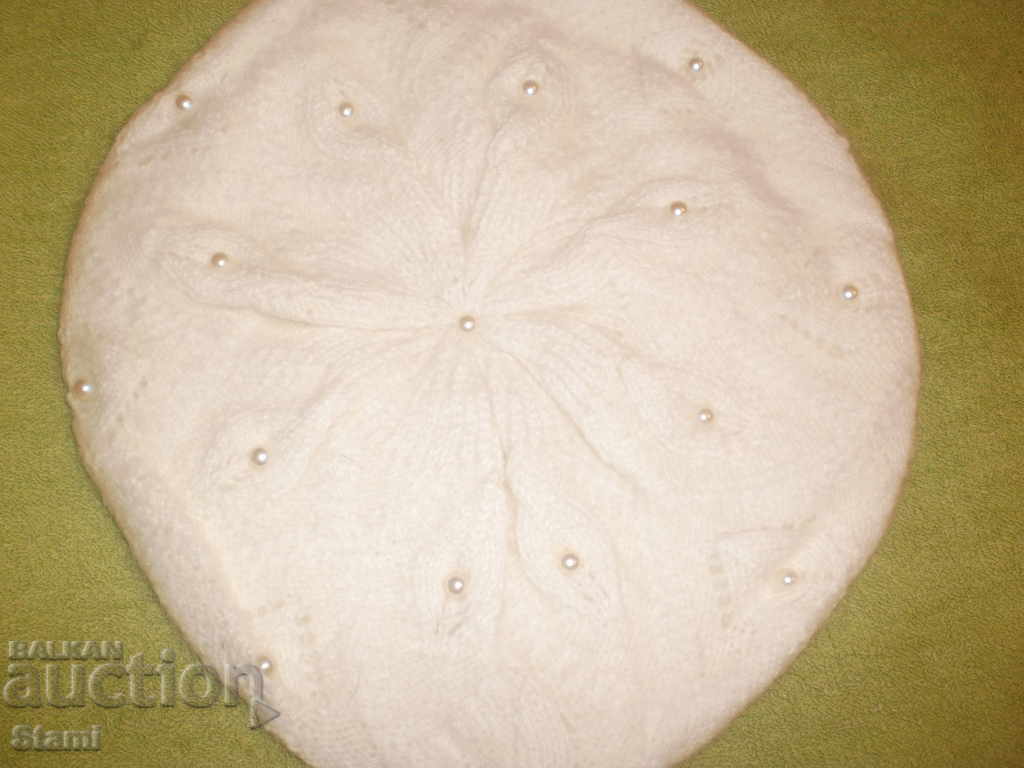 Masina tricot din burete de lână, alb cu preț 9.00 BGN | € 4.60