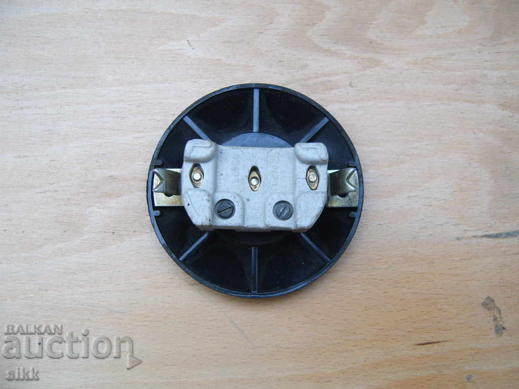 antique bakelite electric socket with price 9.00 BGN | € 4.60 antique bakelite electric socket with price 9.00 BGN | € 4.60