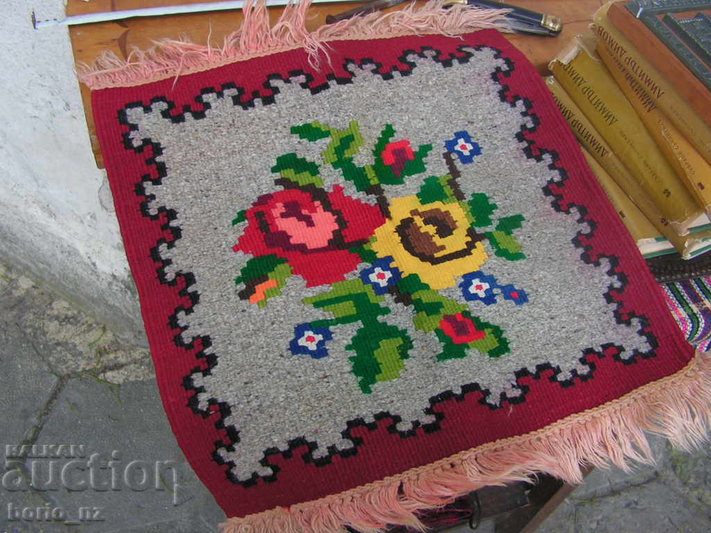 Auction 9425. BEAUTY FABRIC SMALL CHARGER Auction 9425. BEAUTY FABRIC SMALL CHARGER