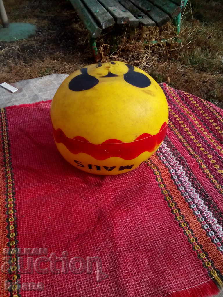 Auction  An old children's ball