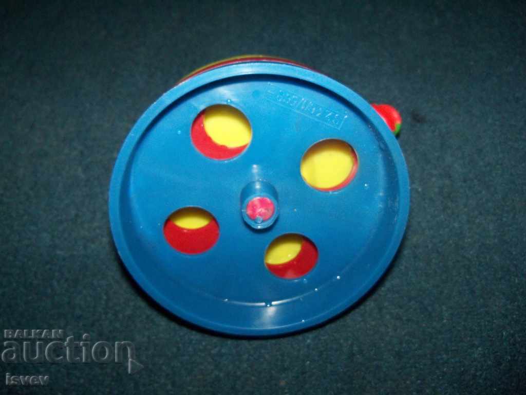 An old plastic teapot toy with price 25.00 BGN | € 12.78 An old plastic teapot toy with price 25.00 BGN | € 12.78