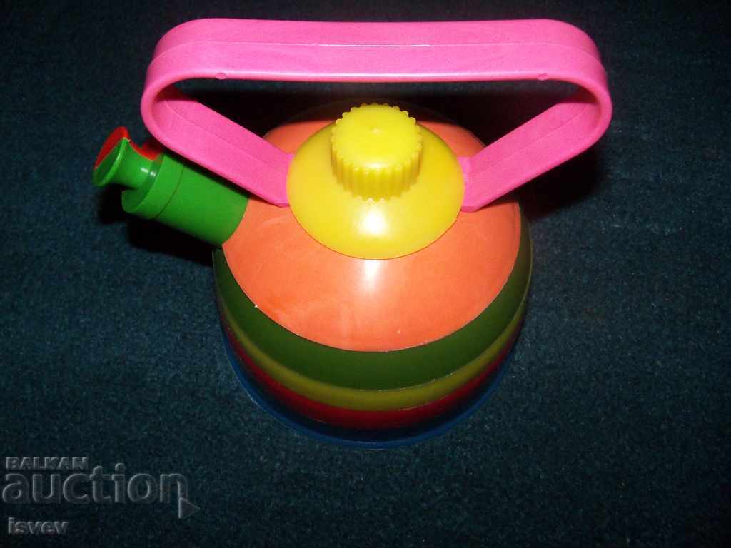 An old plastic teapot toy - 7 An old plastic teapot toy - 7