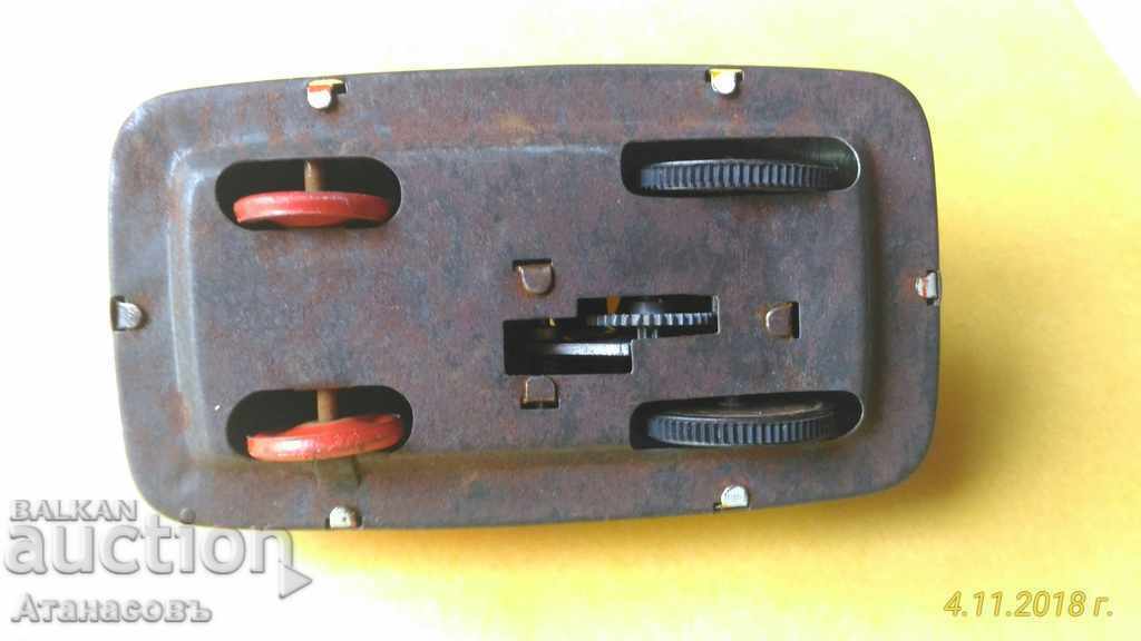 Dyno 678 cărucior mecanic cu preț 30.00 BGN | € 15.34 Dyno 678 cărucior mecanic cu preț 30.00 BGN | € 15.34