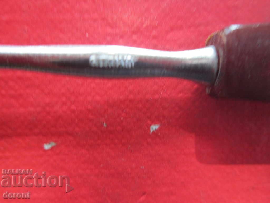 Licitație Set german pentru manichiura bachelita de chihlimbar catalina Licitație Set german pentru manichiura bachelita de chihlimbar catalina