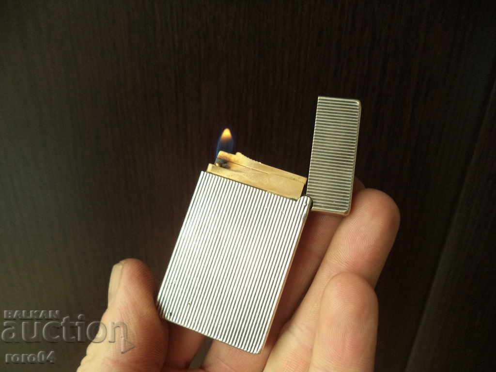 S.T. Dupont Silver Plate Vertical Lines Gatsby Lighter - 5