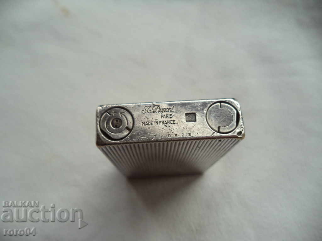 S.T. Dupont Silver Plate Vertical Lines Gatsby Lighter - 6