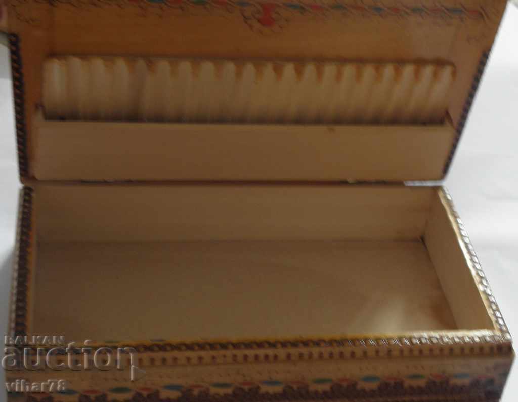 Auction WOODEN BOX FOR CIGARETTE Auction WOODEN BOX FOR CIGARETTE