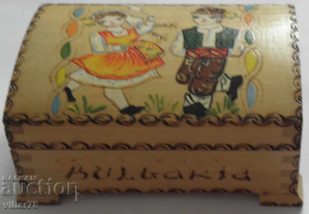 Auction WOODEN BOX Auction WOODEN BOX