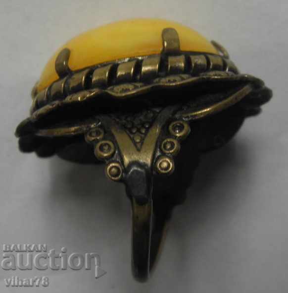 Delivery of old lady's ring Delivery of old lady's ring